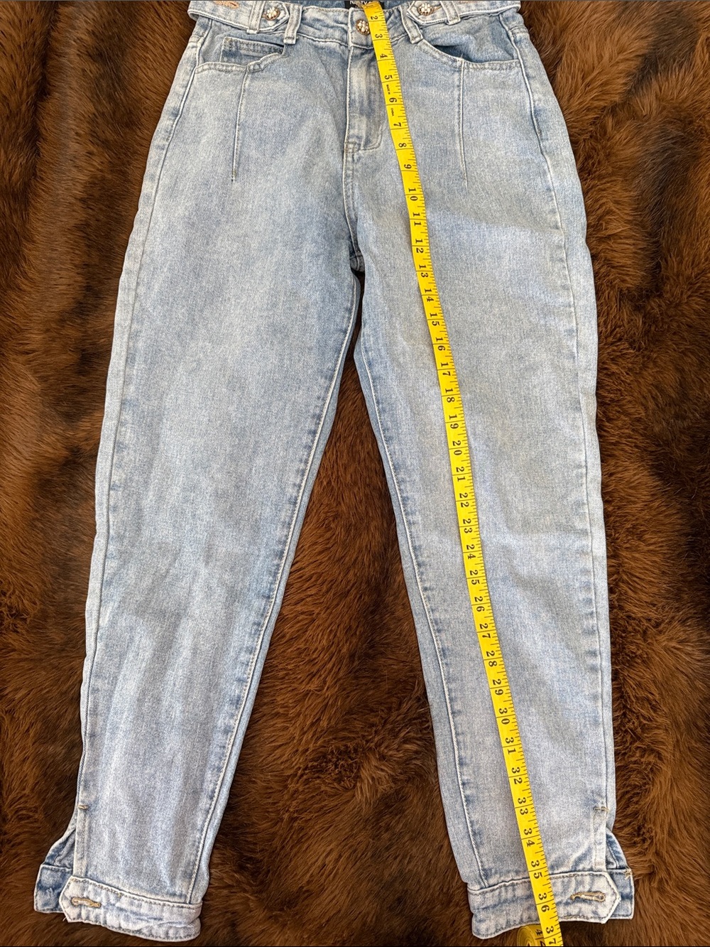 Light Wash Tapered Denim Jeans in Soft Blue